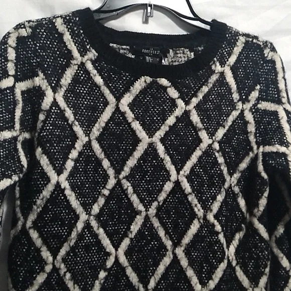 LAST SALE! NWOT Forever 21 Eyelash Sweater Sz.S (A-75) - Picture 2 of 10